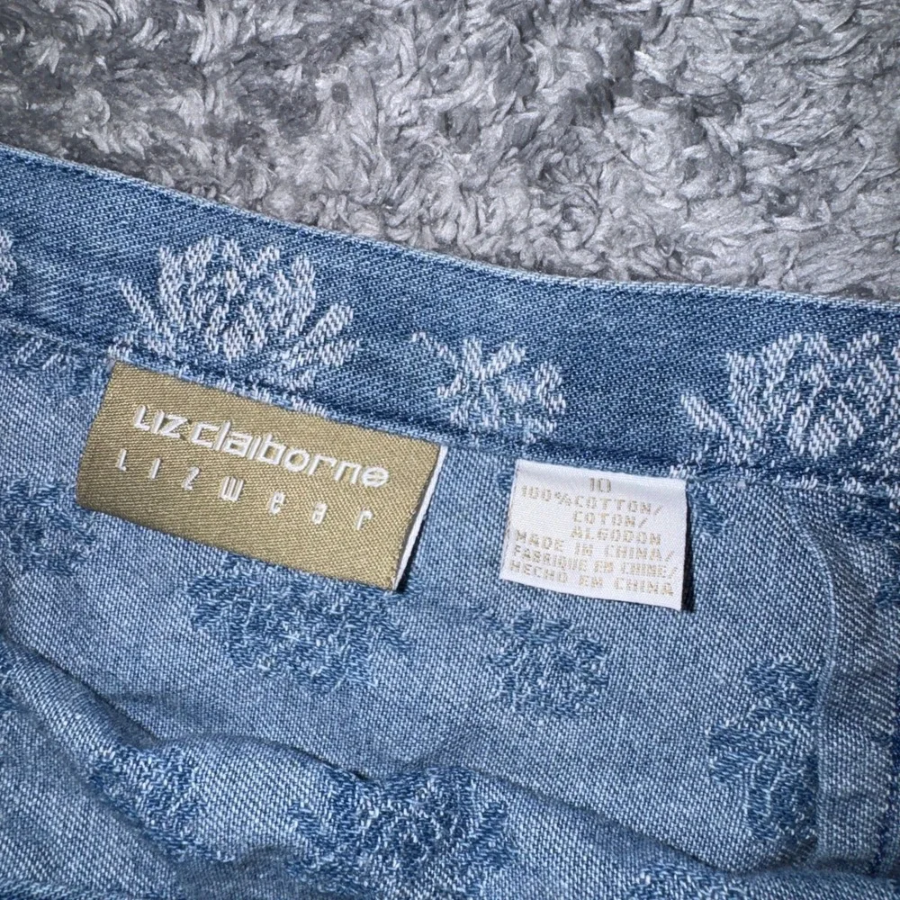 Liz Claiborne Womens Lizwear Wrap Skirt 10 Blue Floral Print Cotton Denim